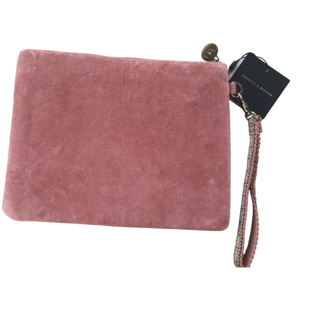 America & Beyond  Mauve Velvet Beaded Initial J Floral Wristlet Clutch NWT 8x10